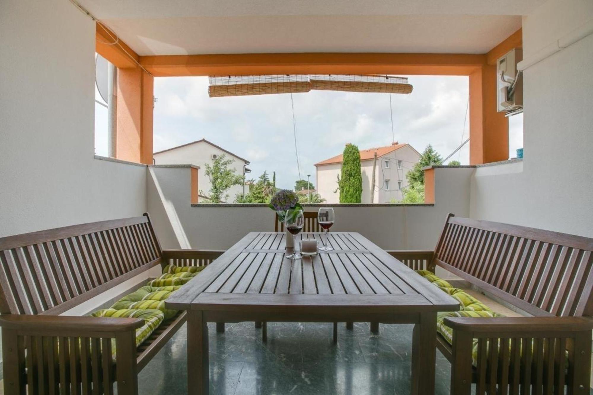 Appartement In Pula Mit Terrasse, Garten Und Grill Štinjan Eksteriør bilde